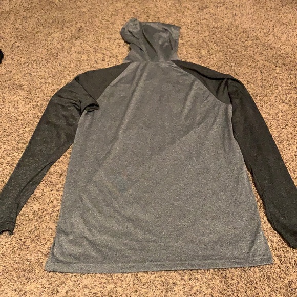 EUC gray hoodie cascade champions size small - Picture 4 of 6